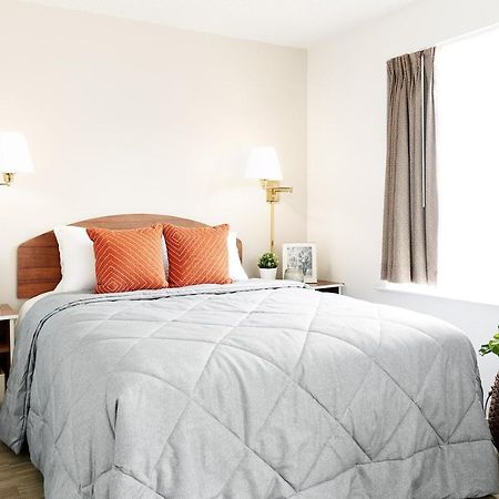 Intown Suites Extended Stay Atlanta Ga - Снелвил Екстериор снимка