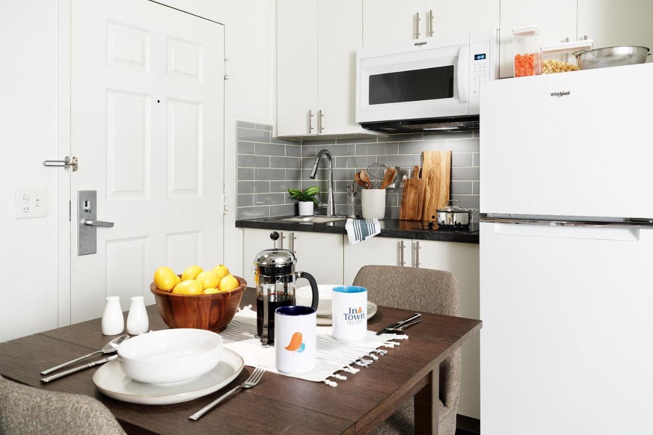 Intown Suites Extended Stay Atlanta Ga - Снелвил Екстериор снимка